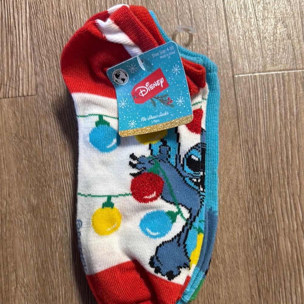 ❤️free with purchase❤️ Lilo & stitch no show holiday socks| 3 pair| size 4-10 - Picture 2 of 6